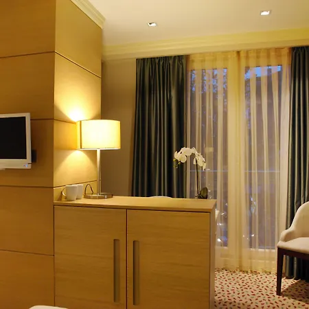 Le Mirage Hotel