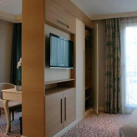 Le Mirage 4* Stambuł