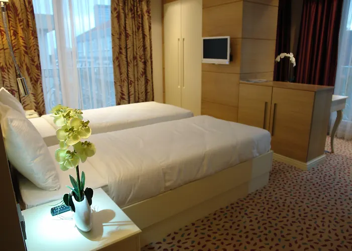 Le Mirage 4* Стамбул