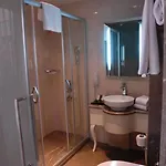 Le Mirage 4*