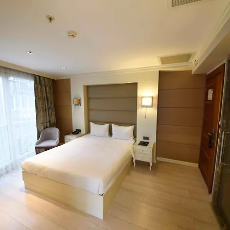 Le Mirage 4*