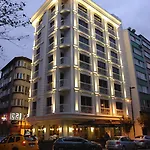 Le Mirage Hotel