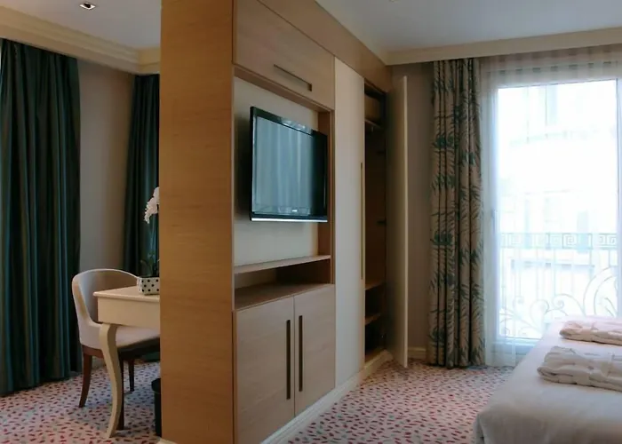 Le Mirage 4* Стамбул